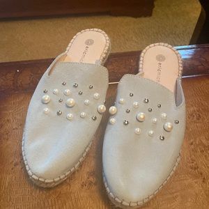 Eric Michael Blue suede slides never worn